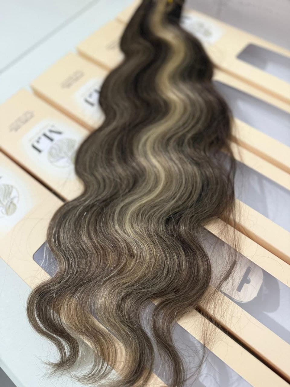 טרסים - שיער חום גוונים גלי